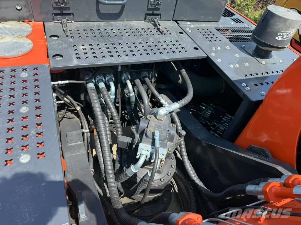 Doosan DX 340 Bagri goseničarji