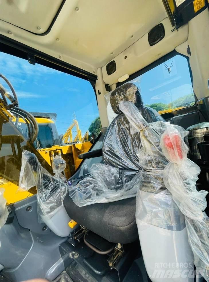 Komatsu PC 138 US Bagri goseničarji