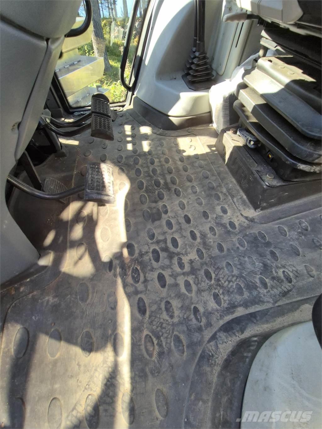 Valtra N91 Traktorji