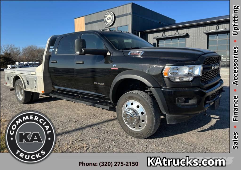 RAM 5500 TRADESMAN Tovornjaki s kesonom/platojem