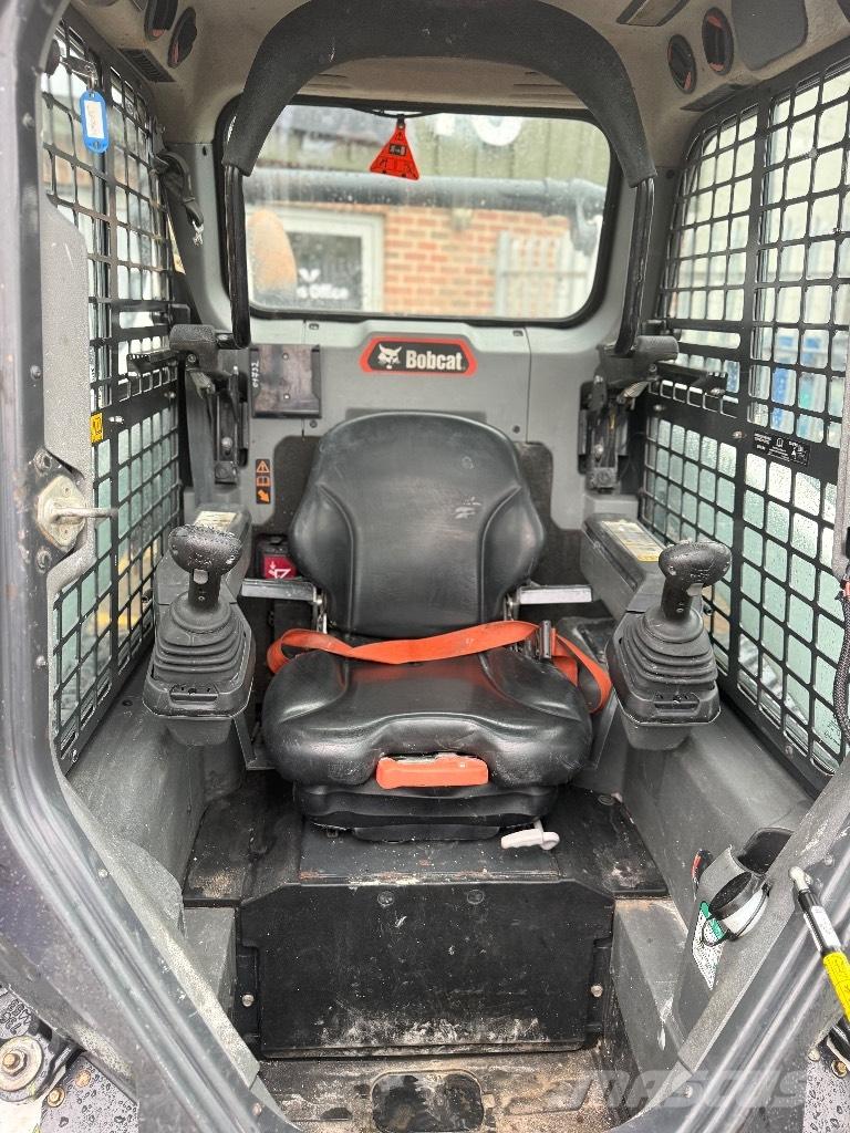 Bobcat T 66 Nakladalci goseničarji