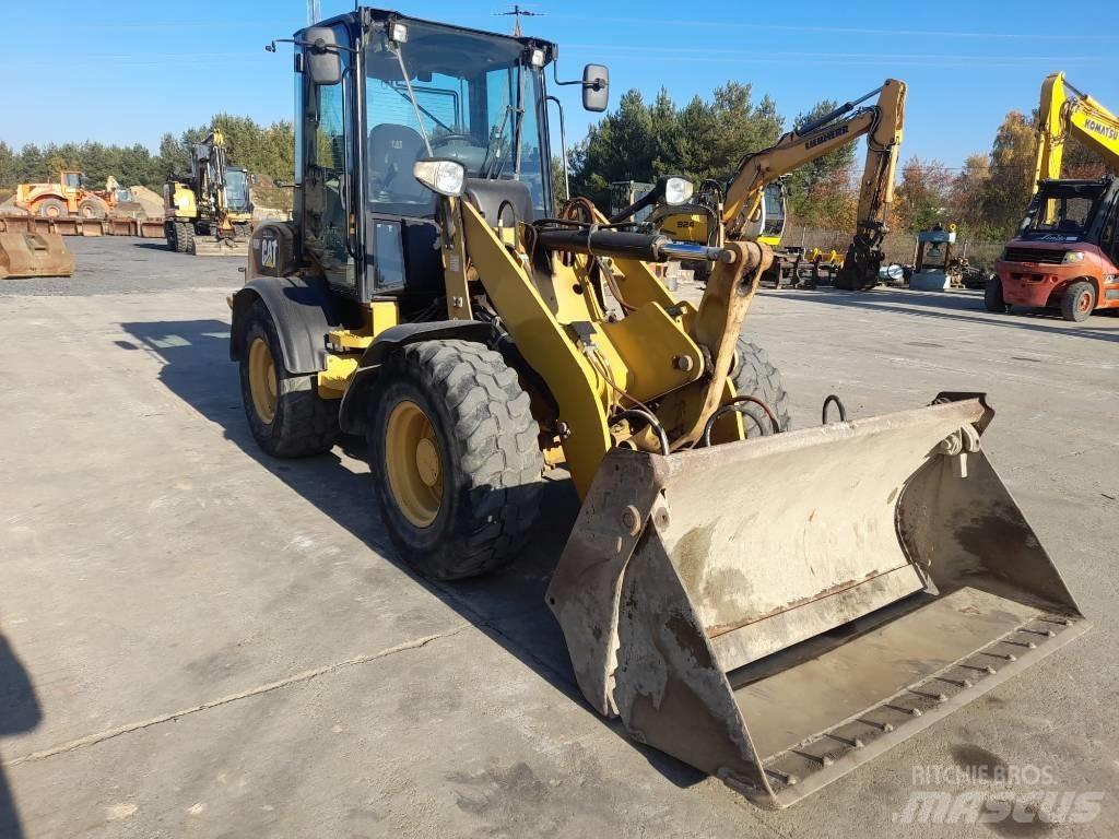 CAT 908 H 2 Kolesni nakladalci
