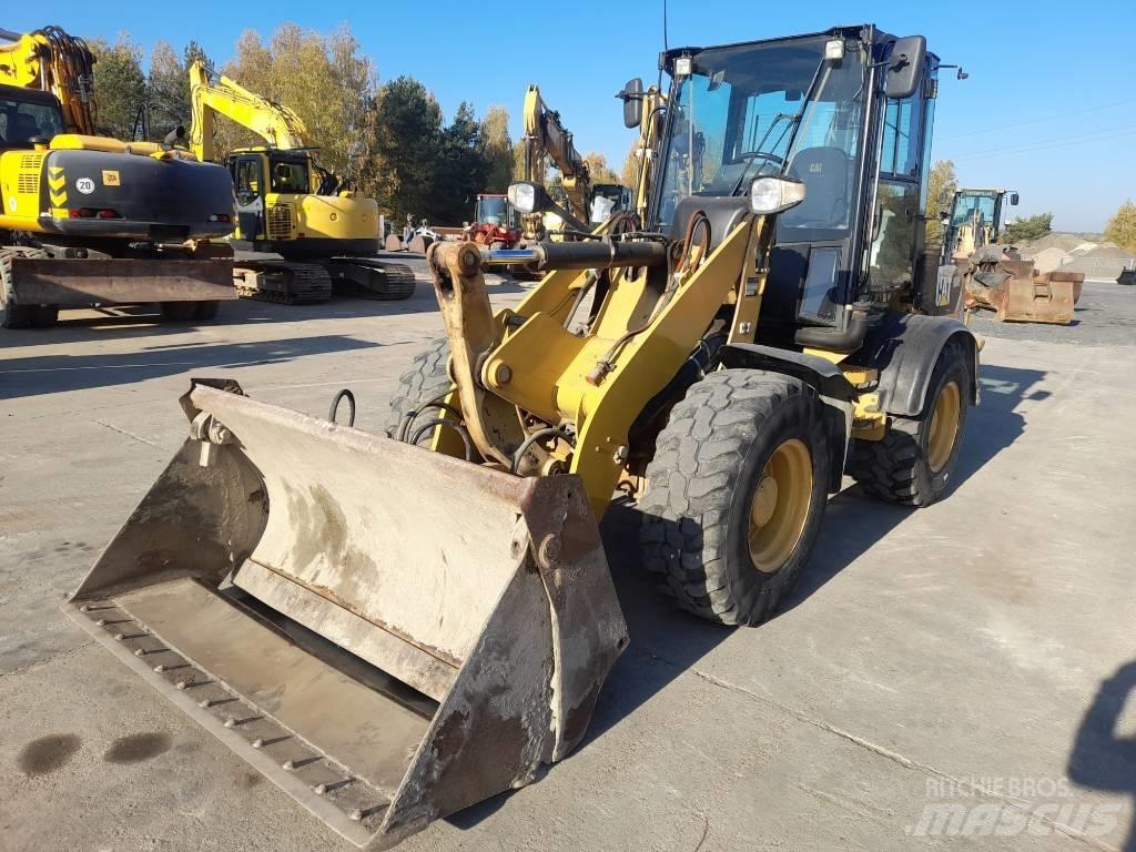 CAT 908 H 2 Kolesni nakladalci