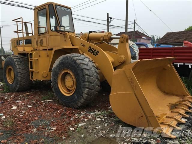 CAT 966 F Kolesni nakladalci