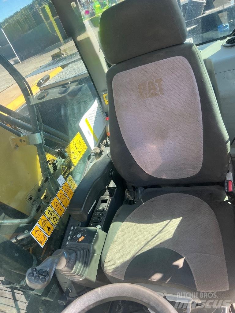 CAT M314F Bagri na kolesih