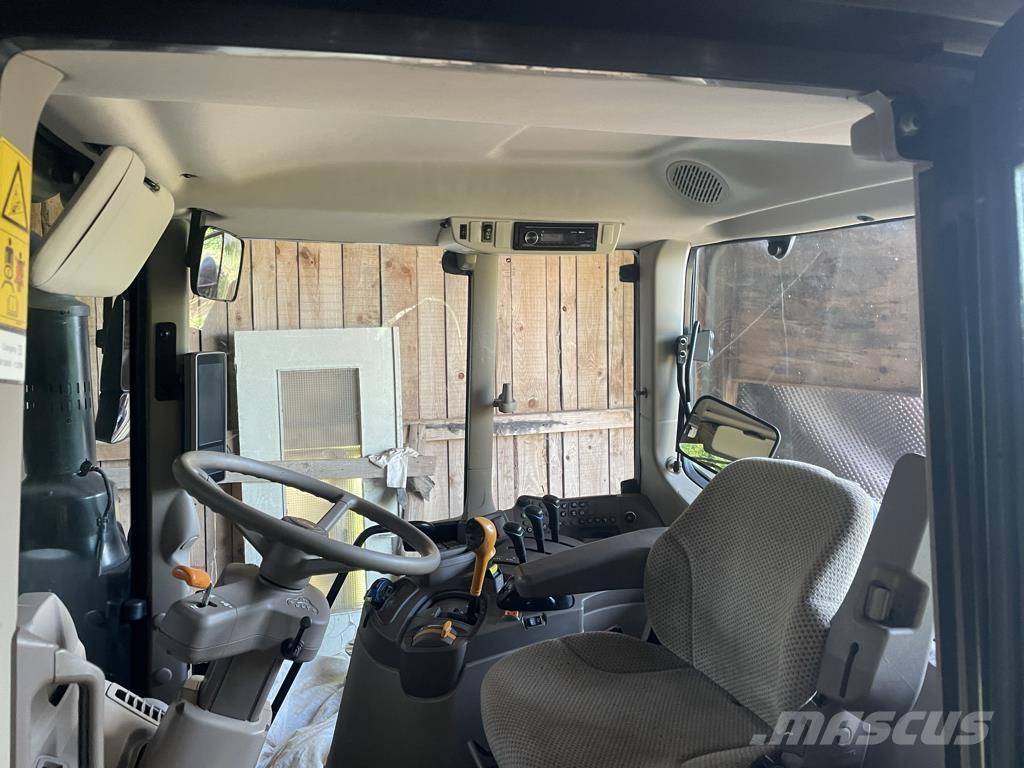 John Deere 6110M Traktorji