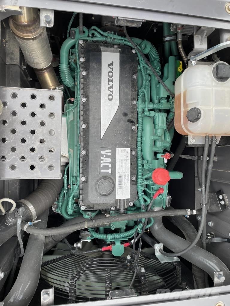 Volvo EC250E Bagri goseničarji