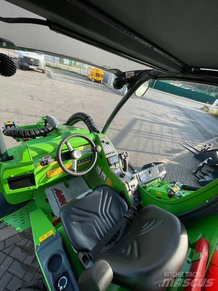 Avant 860 i Kolesni nakladalci