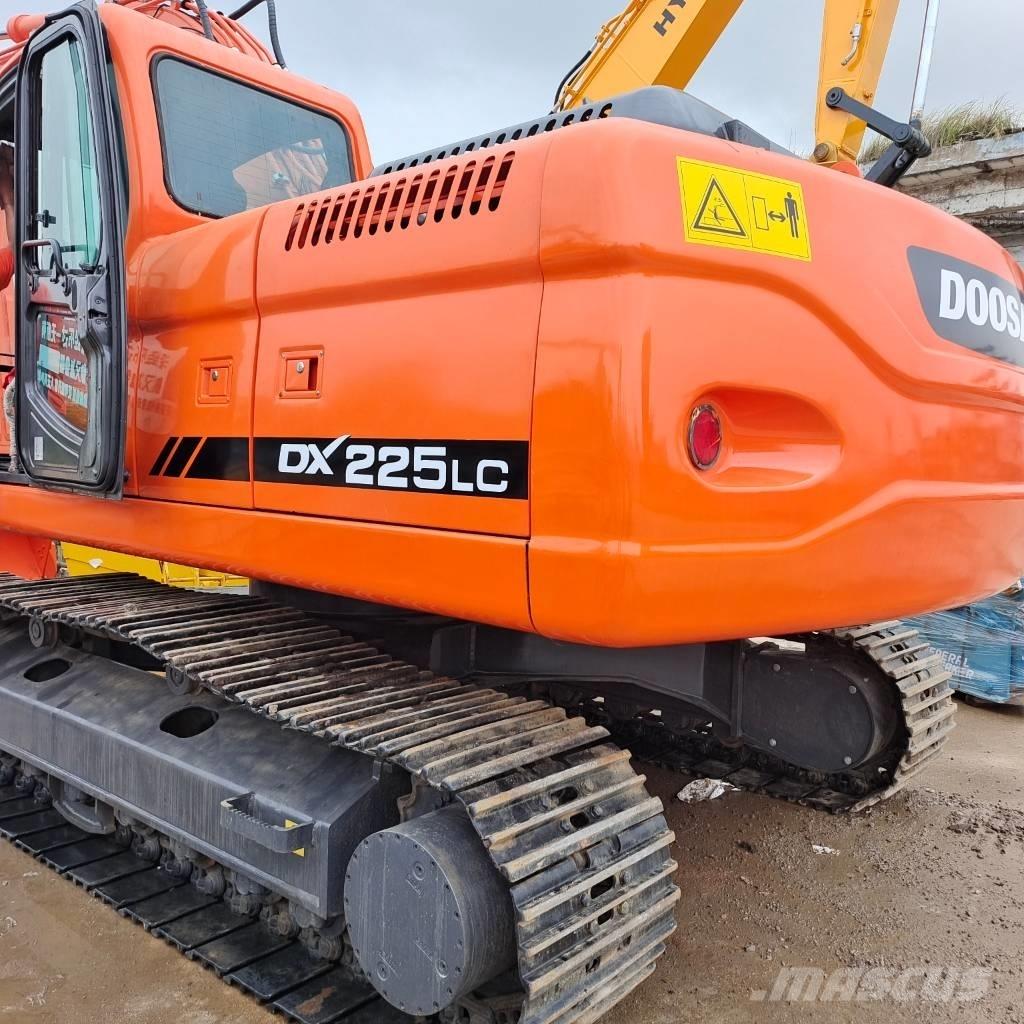 Doosan DX 225 Bagri goseničarji