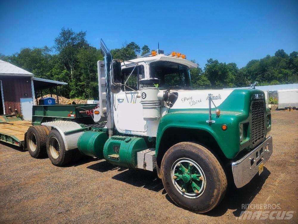 Mack R 688 ST Vlačilci