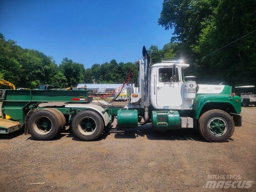 Mack R 688 ST Vlačilci