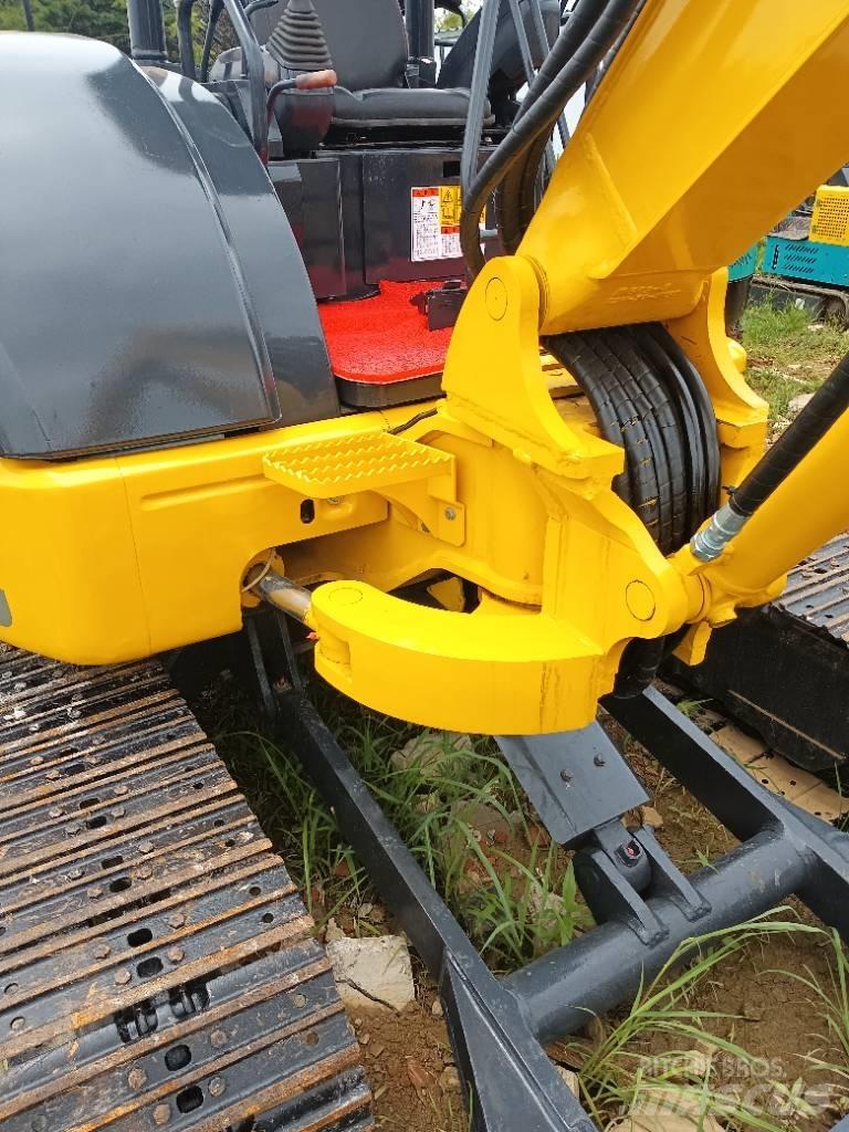 Komatsu PC 40 Bagri goseničarji