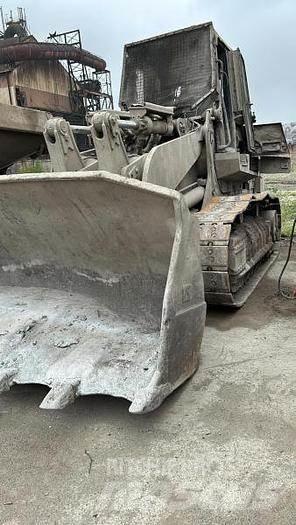 CAT 973D - Kolesni nakladalci