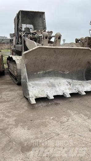CAT 973D - Kolesni nakladalci