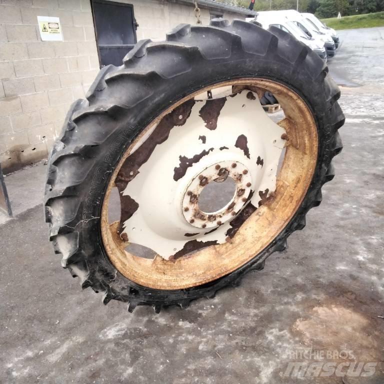 Taurus 9.5R44 Gume, kolesa in platišča