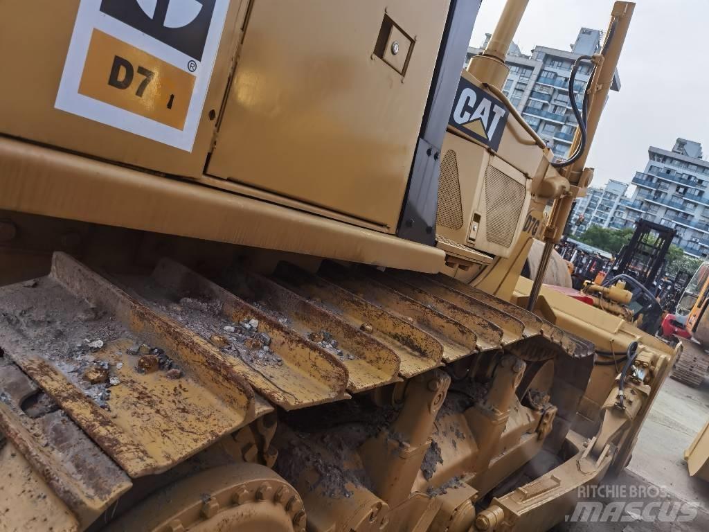 CAT D 7 G Grederji