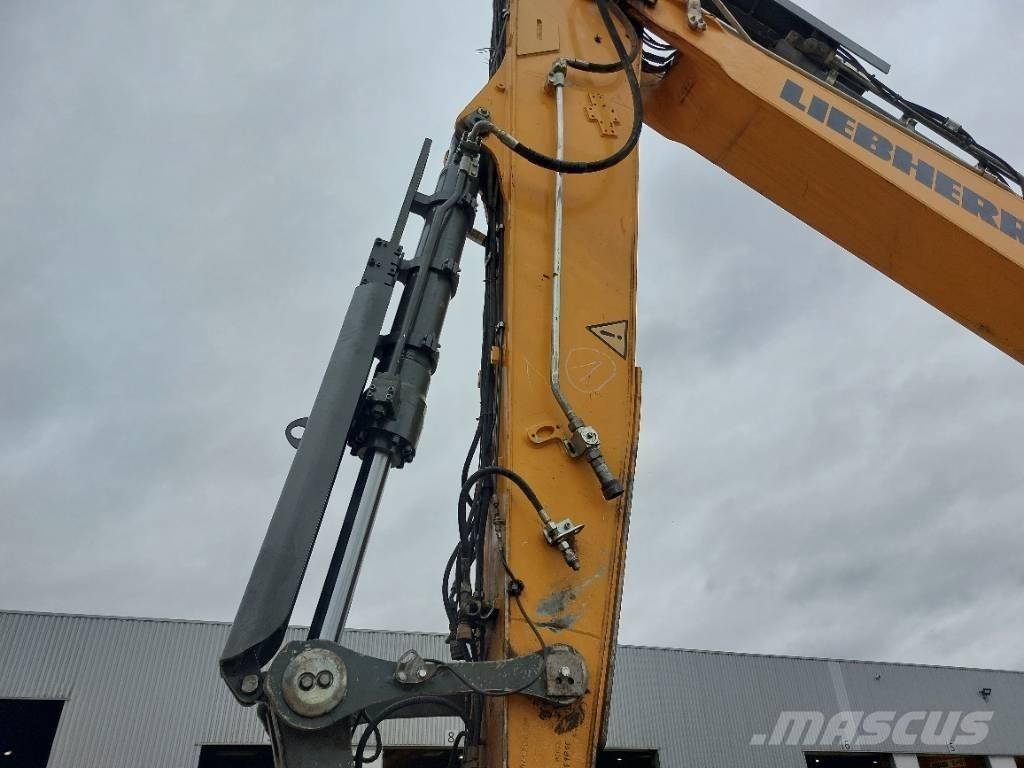 Liebherr R 936 LC Bagri goseničarji