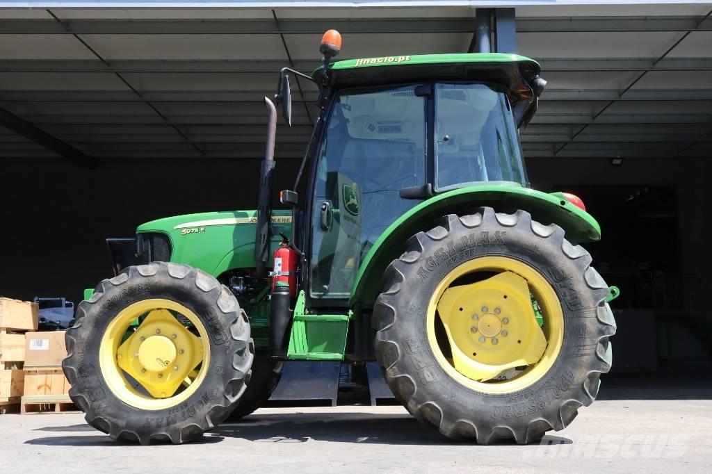 John Deere 5075 E Traktorji