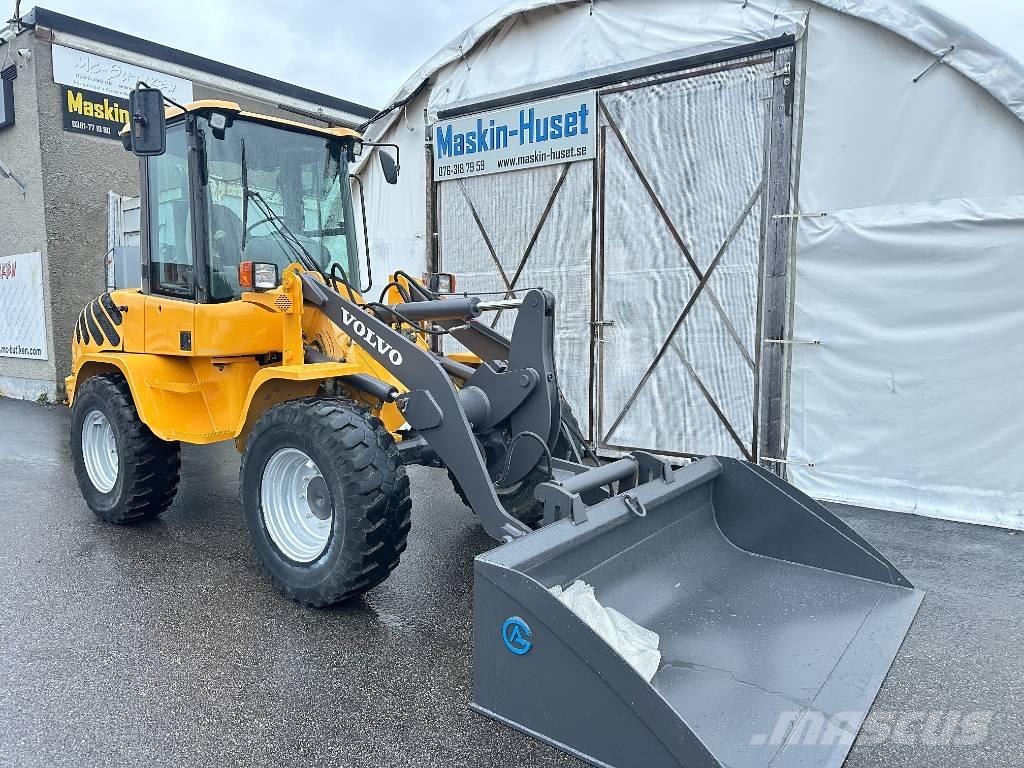 Volvo L30B Kolesni nakladalci