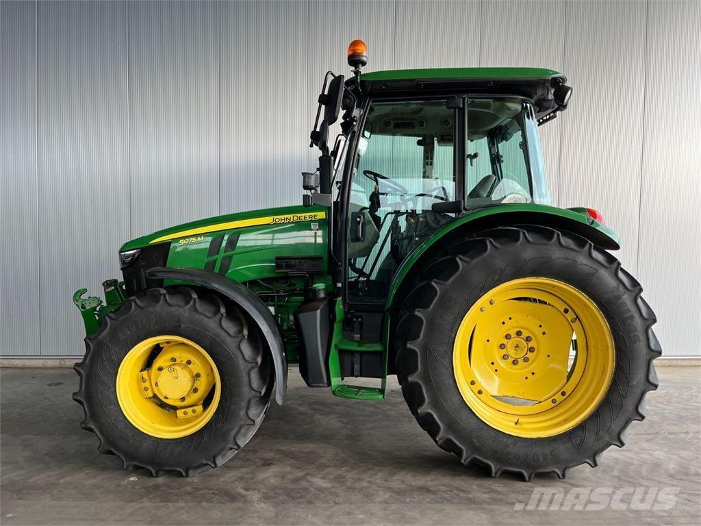 John Deere 5075 M Traktorji