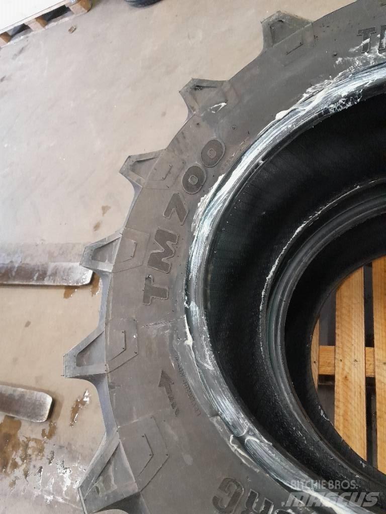 Trelleborg TM700 Gume, kolesa in platišča