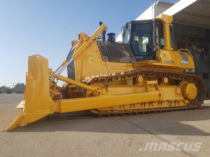 Komatsu D65EX-15 Buldožerji goseničarji