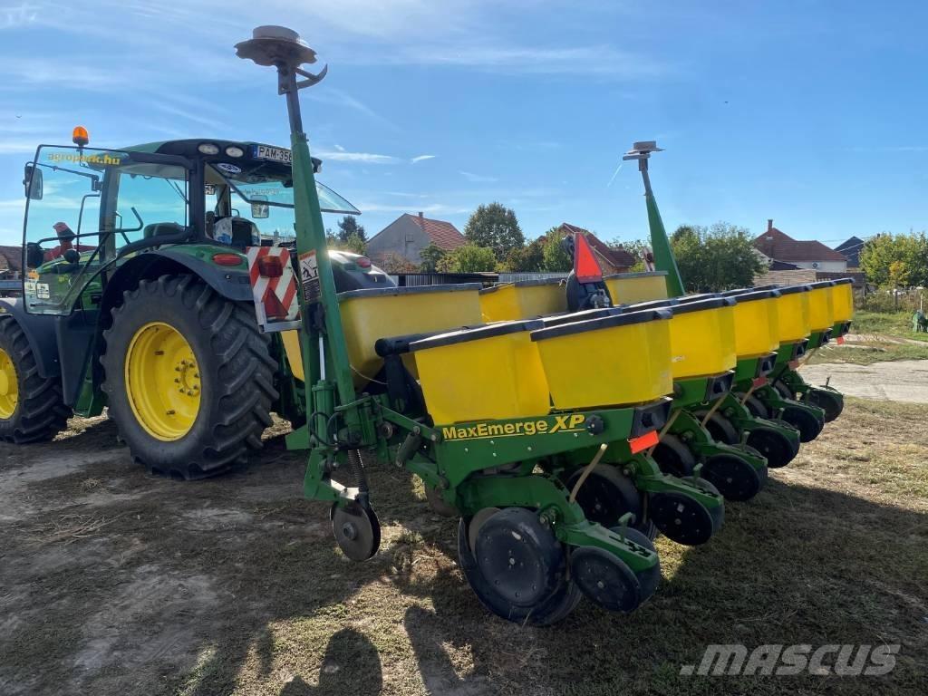 John Deere 1750 Sadilniki