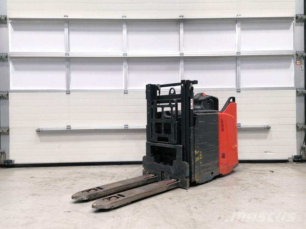 Linde D12 SP Ročni električni viličar