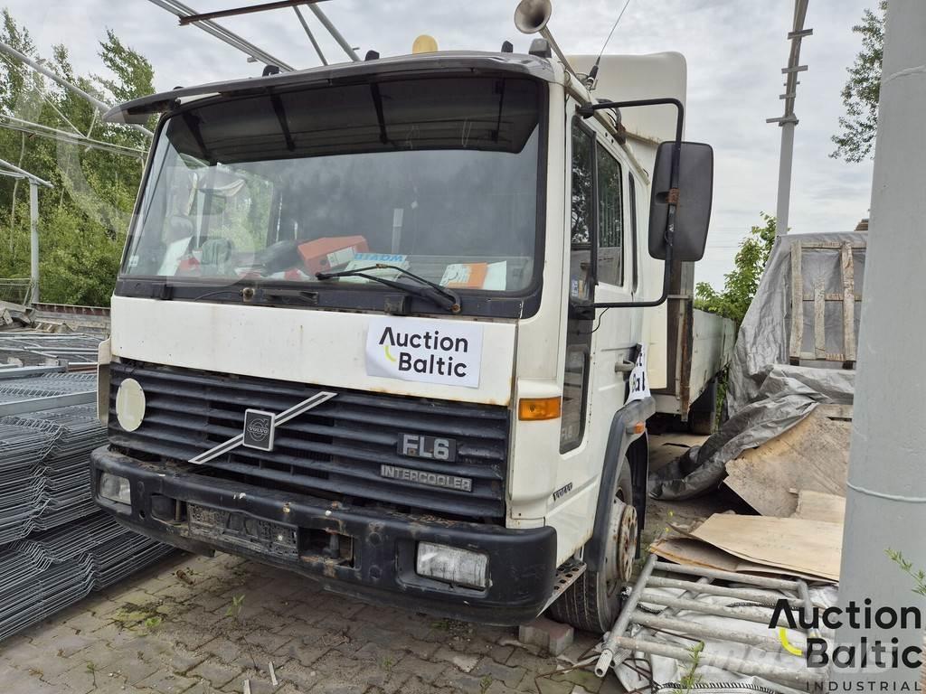 Volvo FL6 Tovornjaki s kesonom/platojem