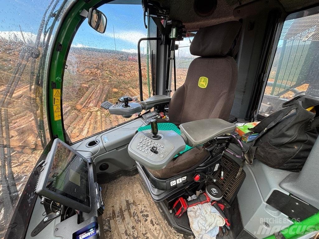 John Deere 1270G 8WD Harvesterji