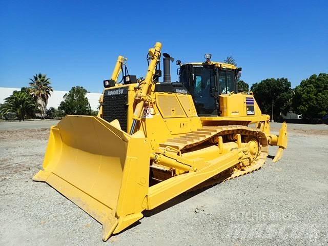 Komatsu D155AXi-8 Buldožerji goseničarji
