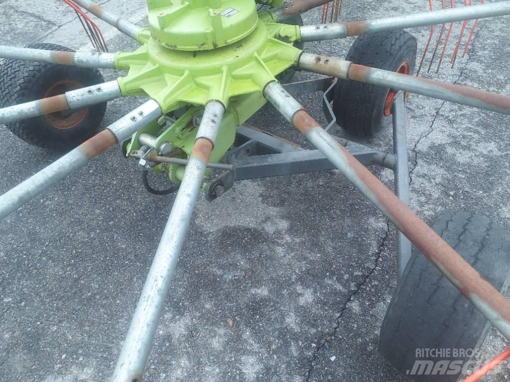 CLAAS Liner 650 Twin Zgrabljalniki