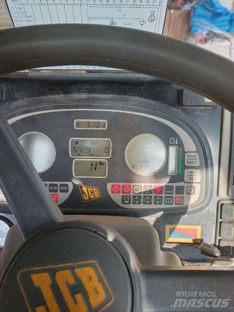 JCB Fastrac 2135 Traktorji