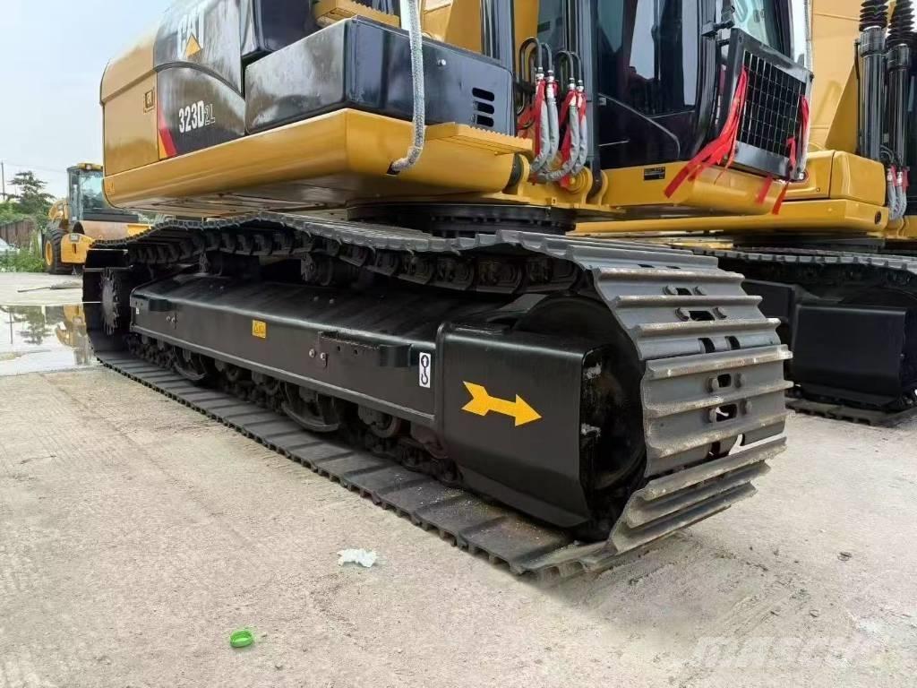 CAT 323D2L Bagri goseničarji