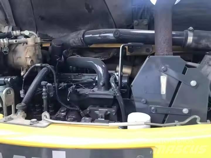 Komatsu PC78US Midi bagri 7t – 12t
