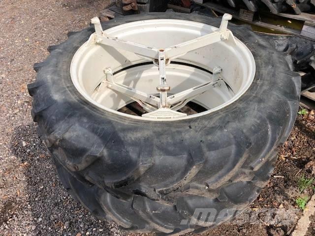 Pirelli 13.6 R38 Gume, kolesa in platišča