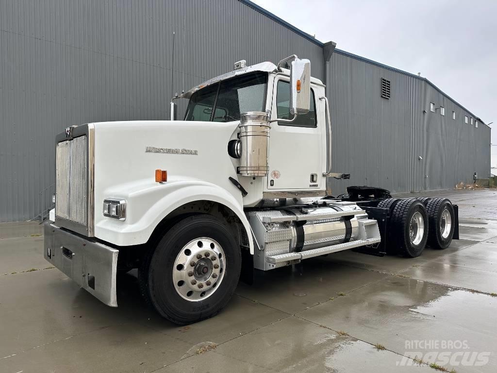 Western Star 4900 SF Vlačilci