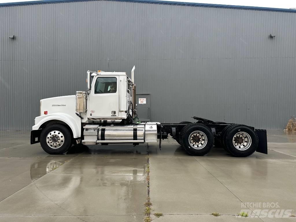 Western Star 4900 SF Vlačilci