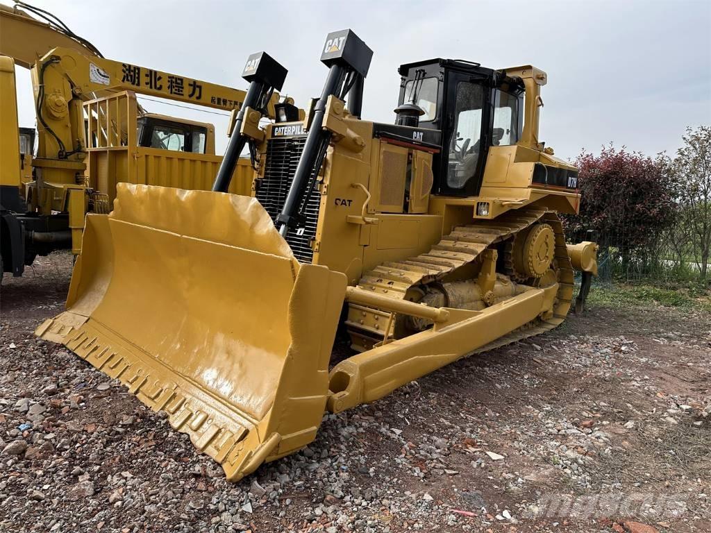 CAT D7H Buldožerji goseničarji