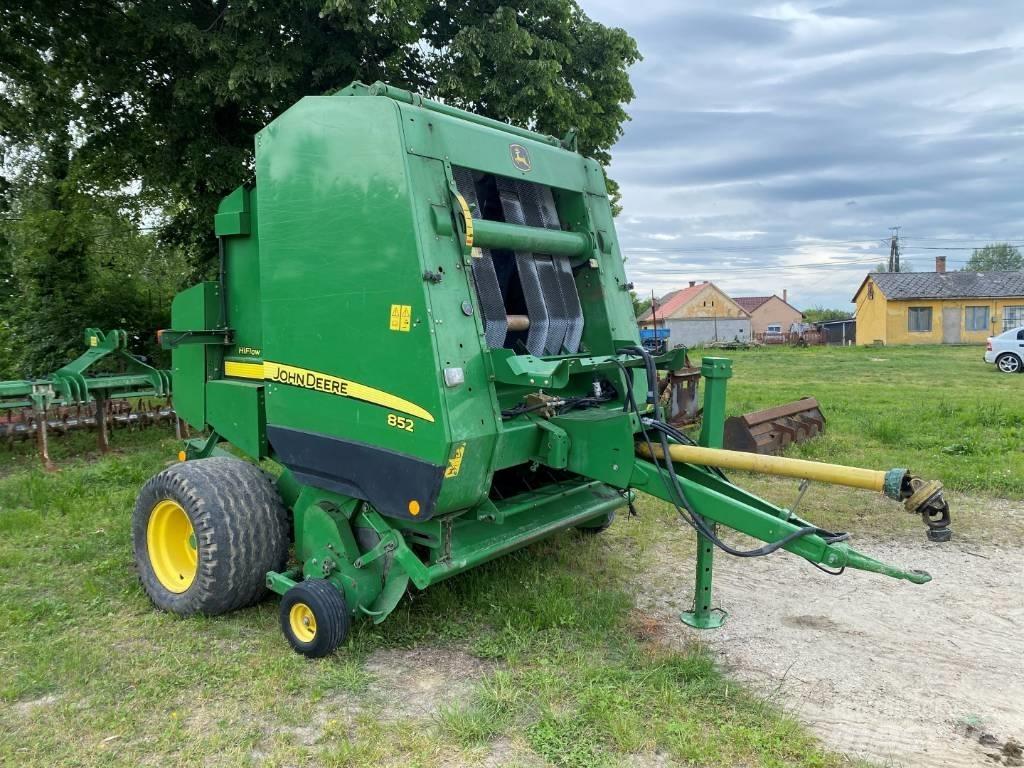 John Deere 852 Balirke (okrogle bale)