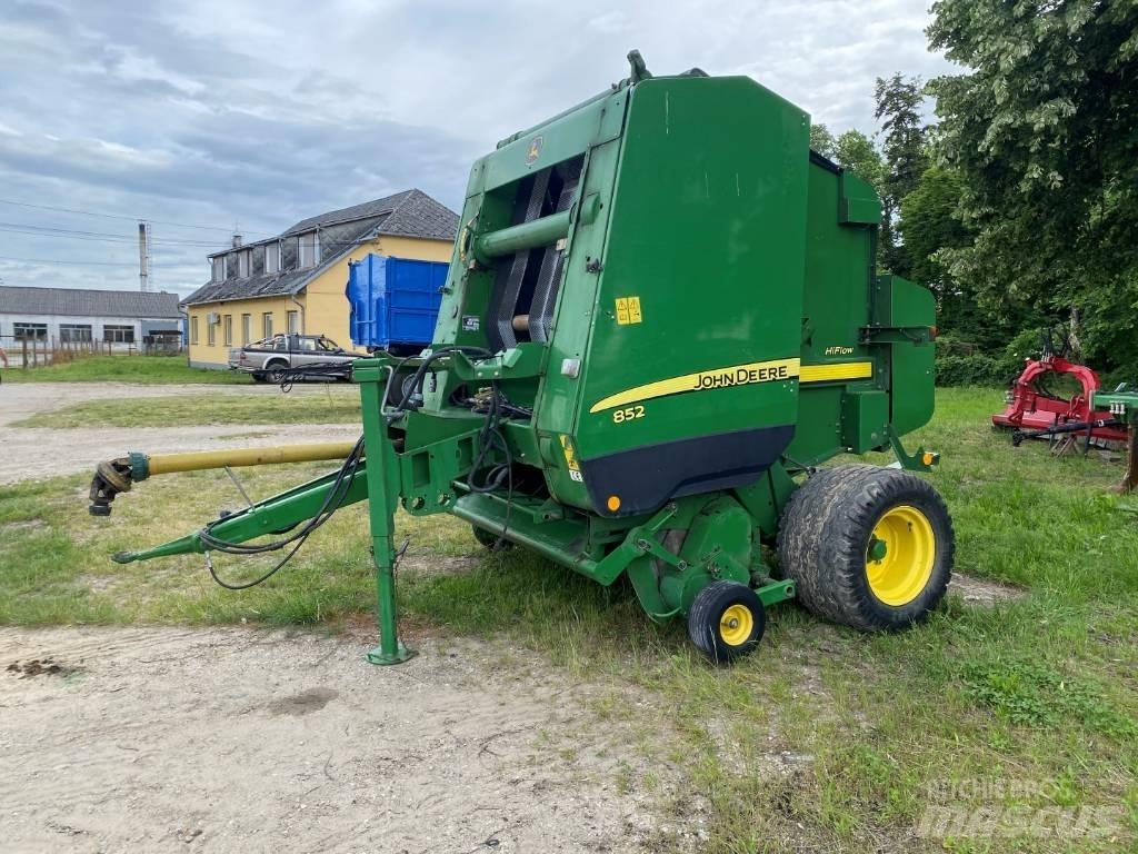 John Deere 852 Balirke (okrogle bale)