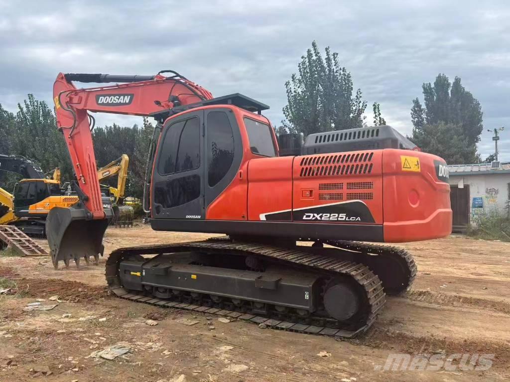 Doosan DX 225 Bagri goseničarji