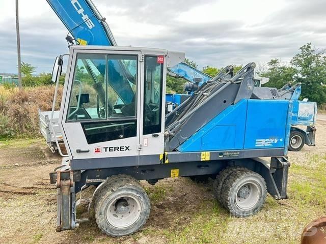 Fuchs MHL 320 Bagri za prekladanje primarnih/sekundarnih surovin