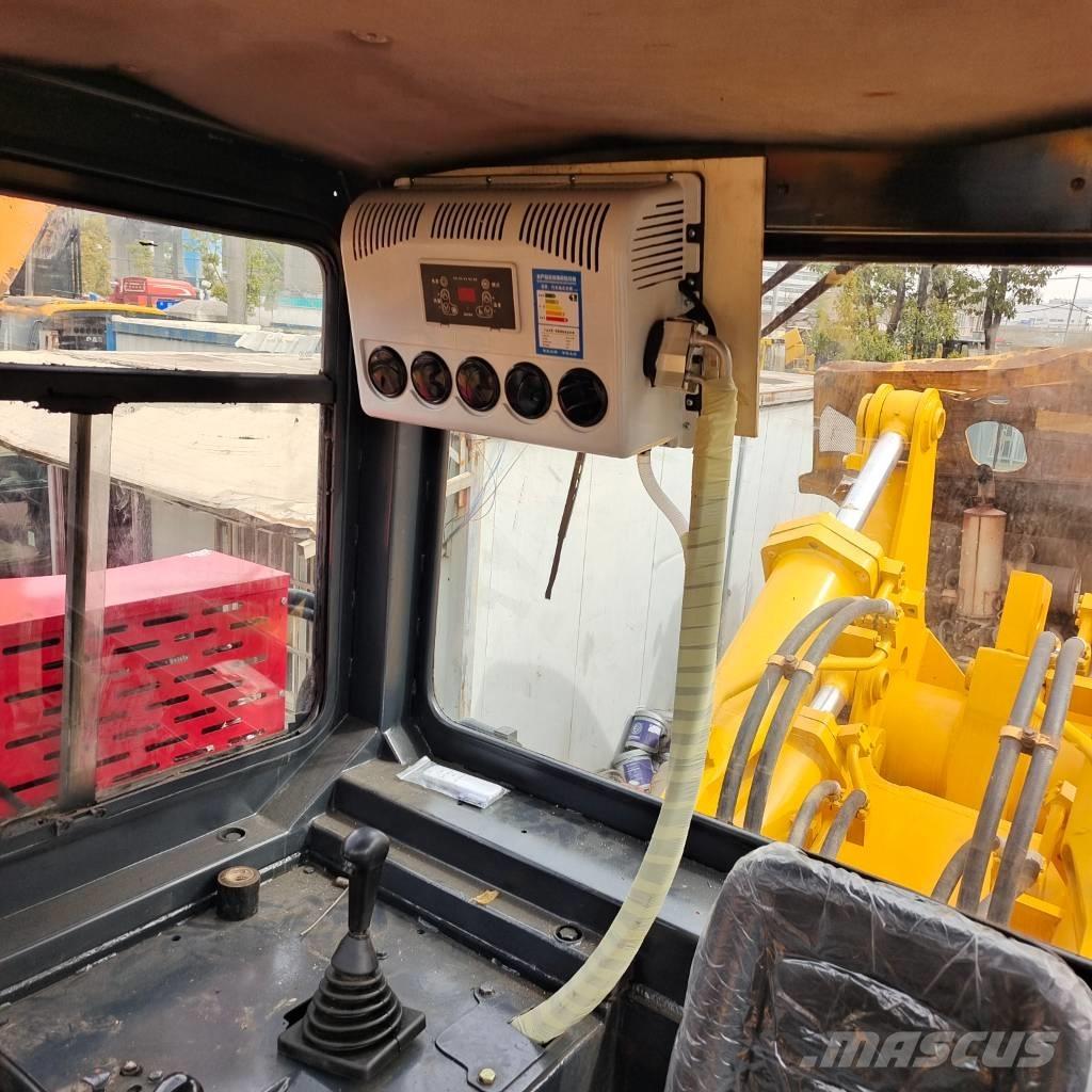 Shantui SD 32 Buldožerji goseničarji