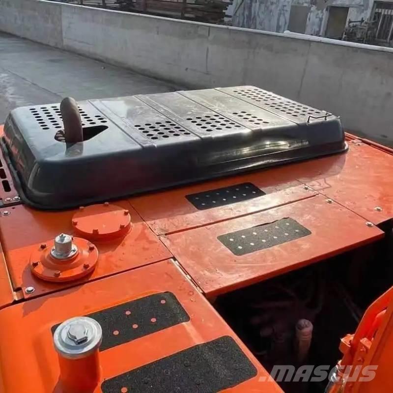 Hitachi ZX 200 Bagri goseničarji