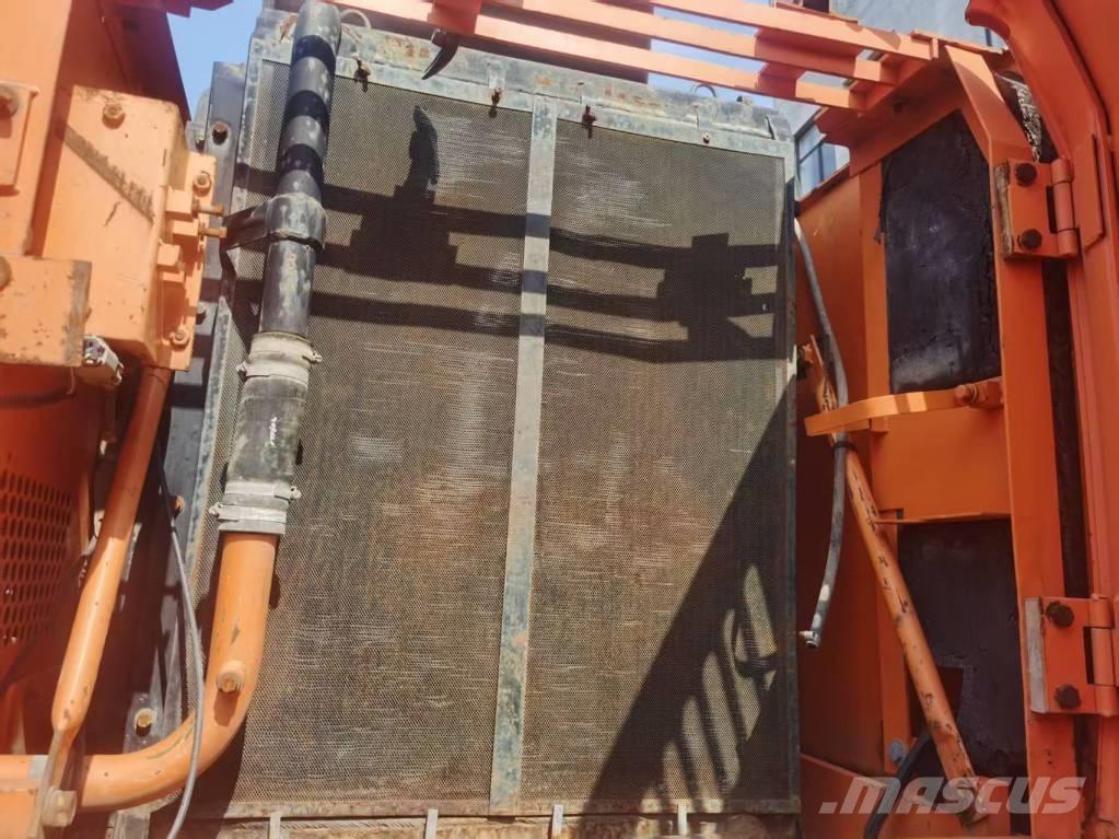 Doosan DH 210 W-7 Bagri na kolesih