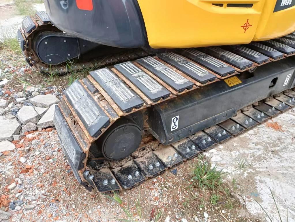 Komatsu PC 30 Mini bagri <7t