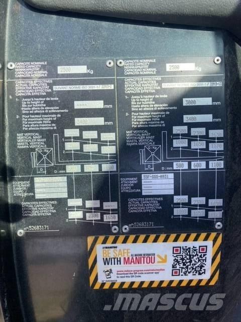 Manitou MC 25 Terenski viličar