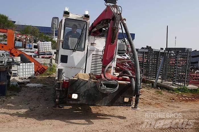 Titan IS26 Stroji za betonsko galanterijo