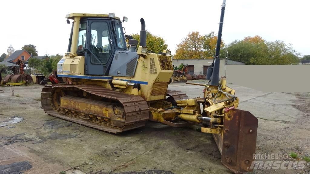 Komatsu D 41 P-6 Buldožerji goseničarji